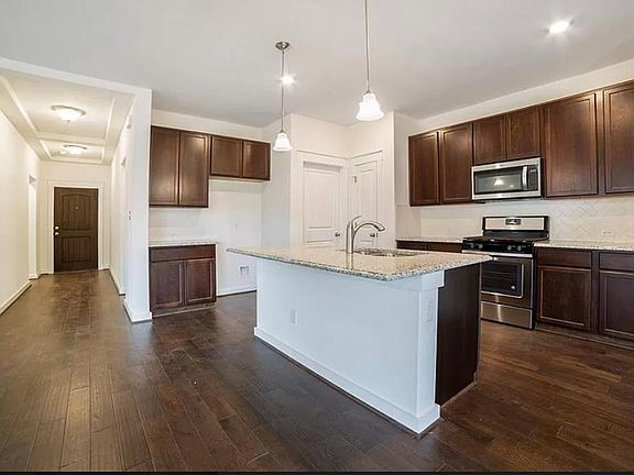 3rd image of 11708 Emerald Springs Ln