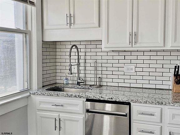 5th image of 1100 Wesley Ave #2