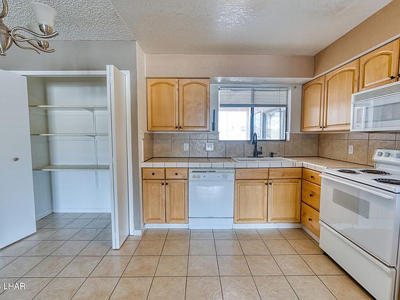 5th image of 3535 Bluegrass Dr