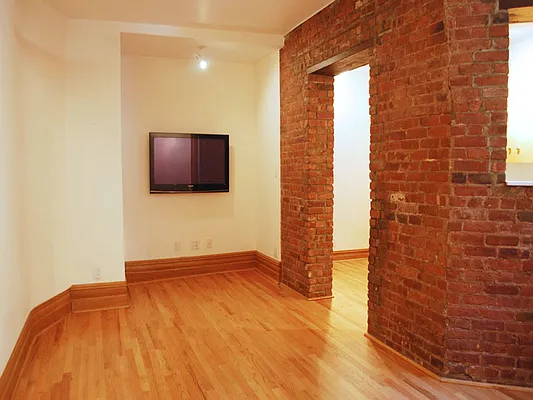 Sold by Sotheby's International Realty | media 18