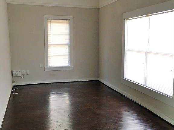 4th image of 2238 N San Antonio Ave