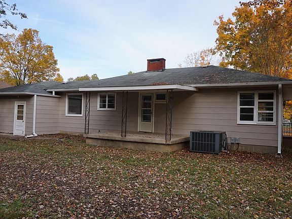 2nd image of 212 Woodlawn Ave