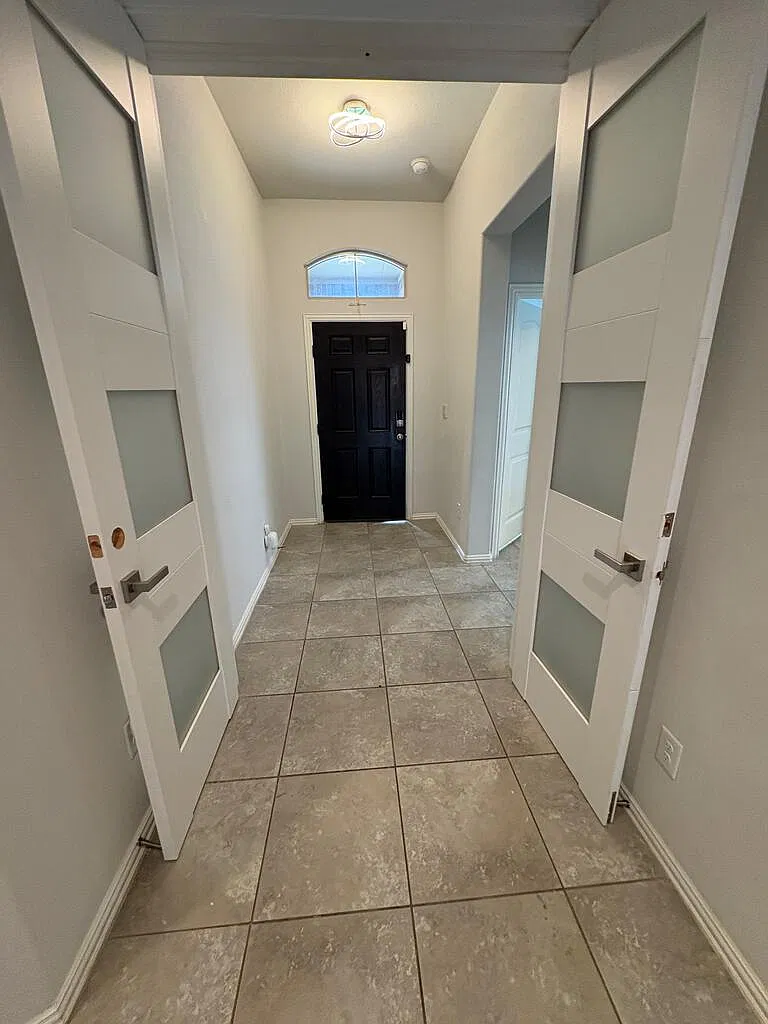 4 bed, 2.0 bath, 2035 sqft, $3,050 — Photo 2