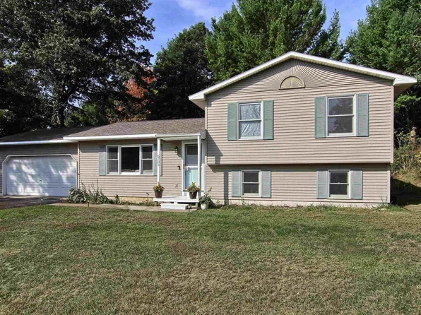 6703 Center Rd, Traverse City, MI 49686