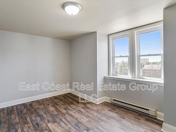 5th image of 20 East Ave