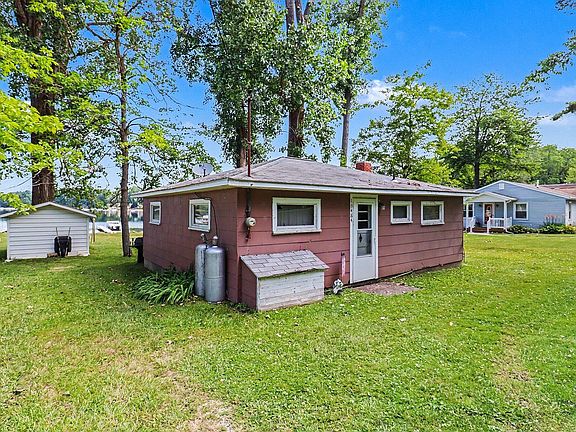 3rd image of 13484 W McBride Rd