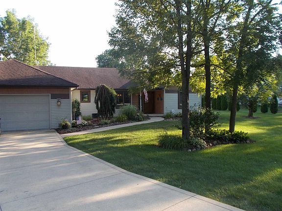 2nd image of 881 W Dogwood Dr