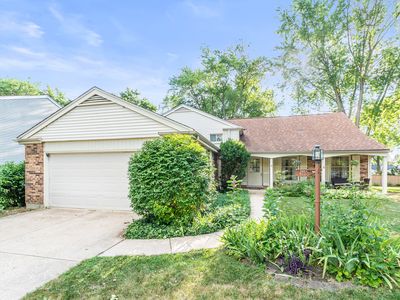 417 S River Rd, Naperville, IL, 60540