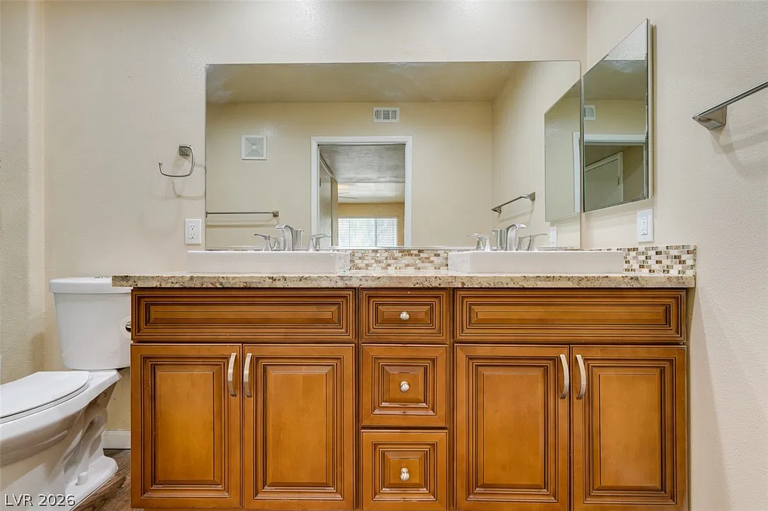 2 bed, 2.0 bath, 1029 sqft, $1,395 — Photo 3