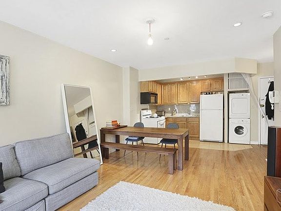 3rd image of 35 Essex Street 3b #3B