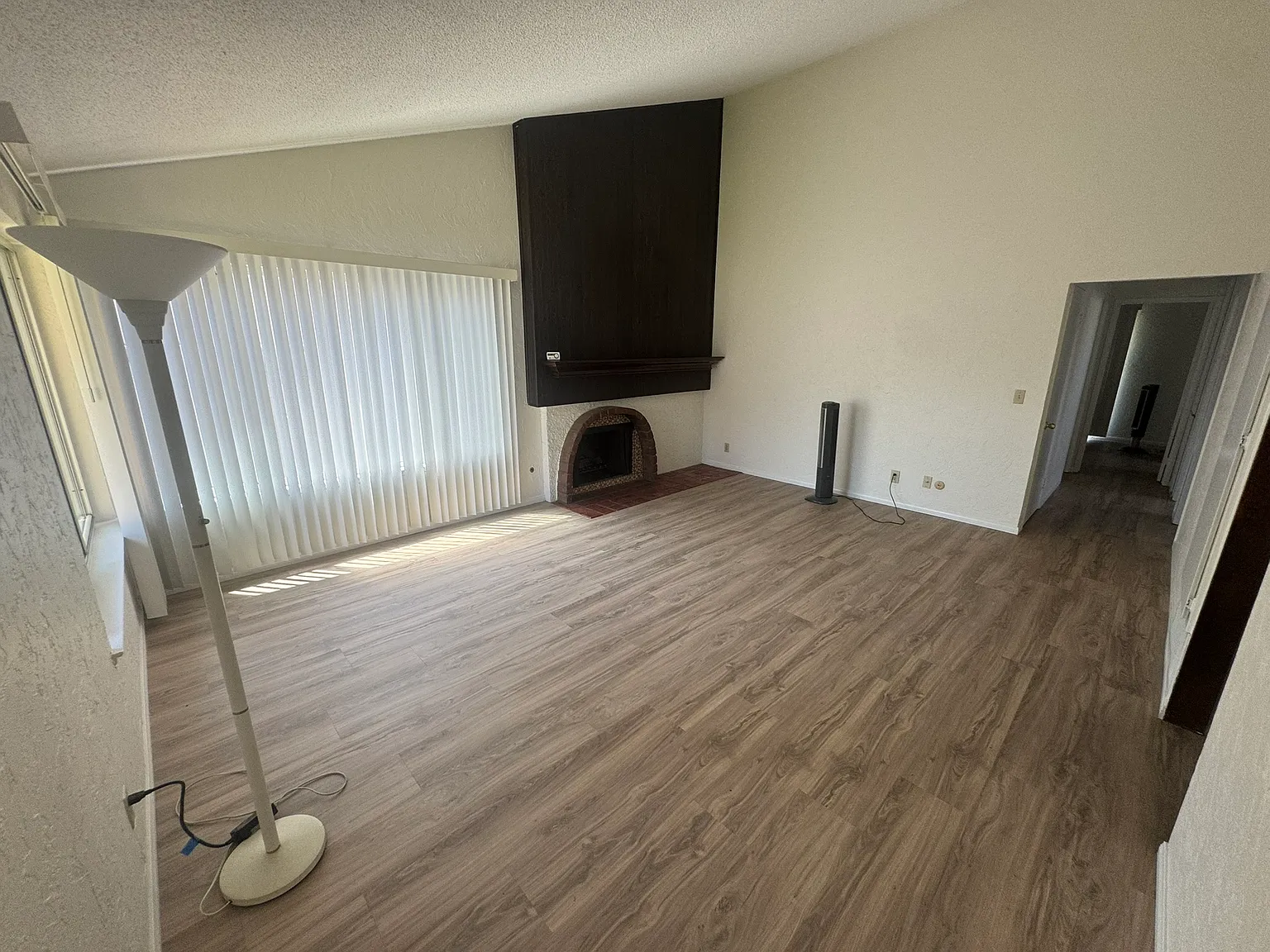 3 bed, 1310 sqft, $3,800 — Photo 4