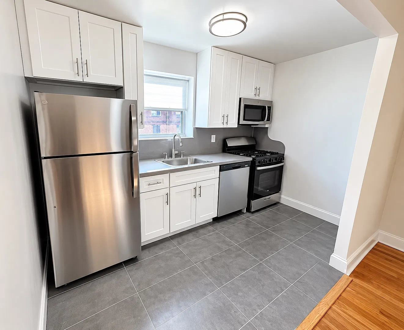 223rd Pl, Oakland Gardens — Photo 4