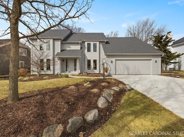 2505 River Woods Dr, Naperville, IL 60565