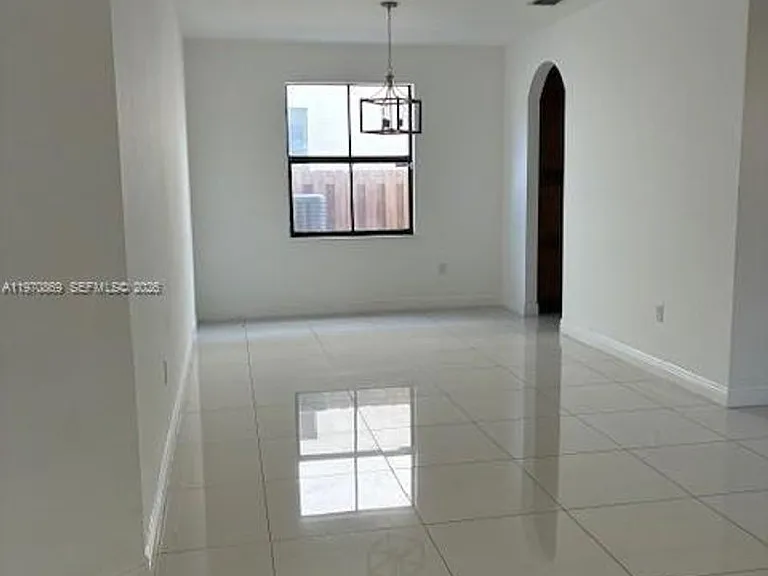 8848 NW 101st Pl — Photo 4