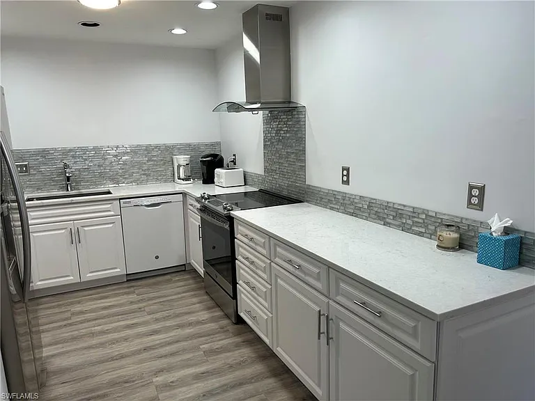 509 Roma Ct #201 — Photo 8