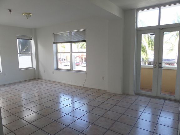 2nd image of 1334 Washington Ave APT 201