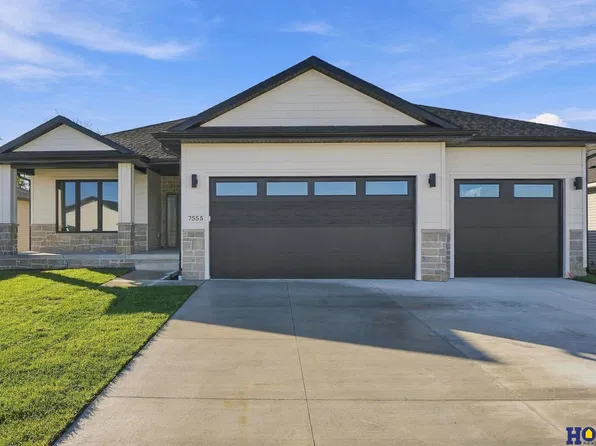 7555 Bernard Dr, Lincoln, NE 68516