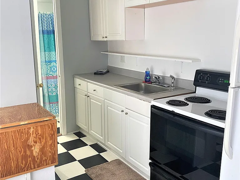 136 Oviedo St #3 — Photo 5