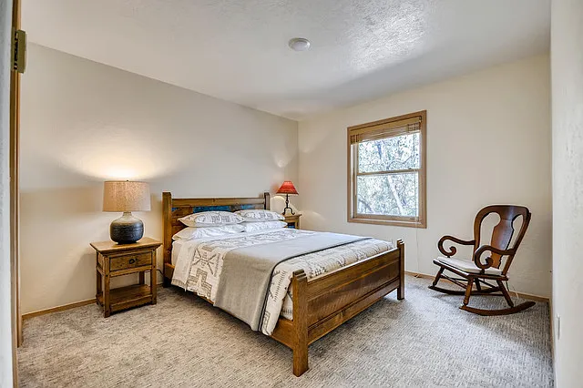 Front (2nd) bedroom w Queen Bed and Pendleton bedding . . .