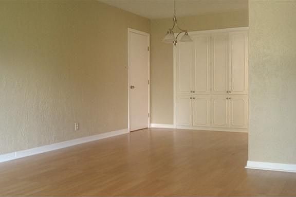 2nd image of 3914 Eloise St