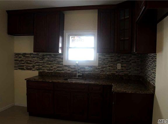 4th image of 16347 Sayres Ave