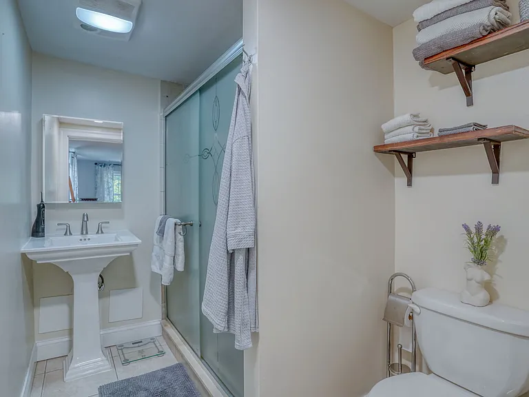 103 S College Ave — Photo 18