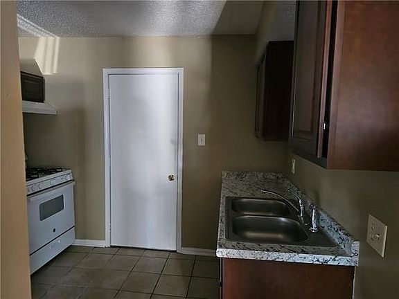 5th image of 529 Patterson Dr