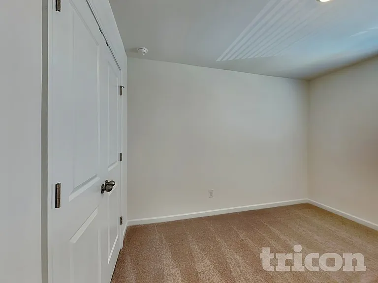2448 Lennox Rd SE — Photo 15