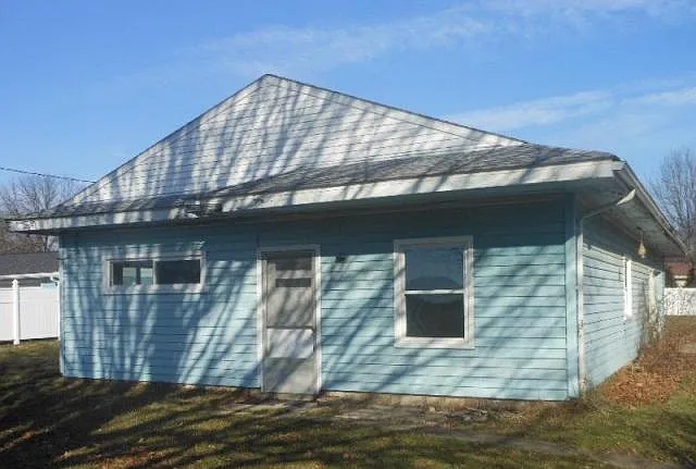 1255 Moore Rd photo 1