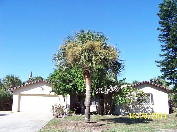1st image of 418 1st Ave