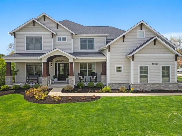 39W729 N Hathaway Ln, Geneva, IL 60134