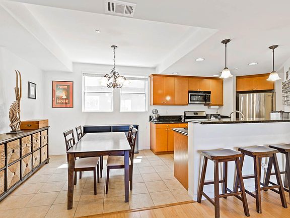 2nd image of 3636 Jasmine Ave Unit 305