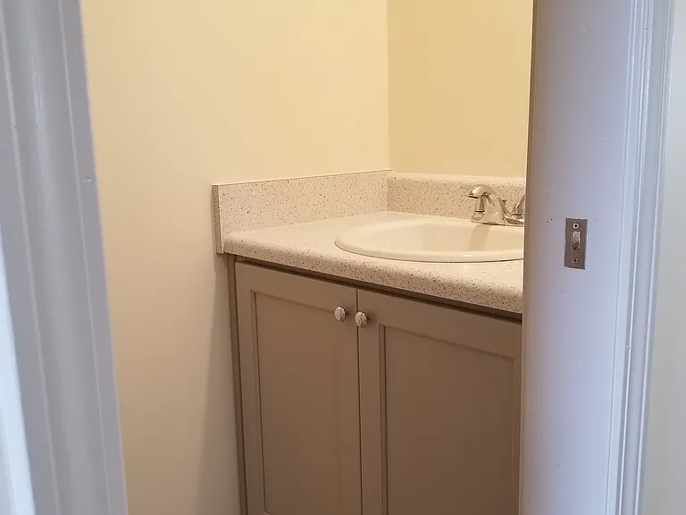 Premier Dr — Photo 38