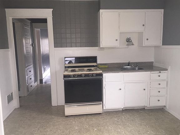 3rd image of 74 Elgas St #2
