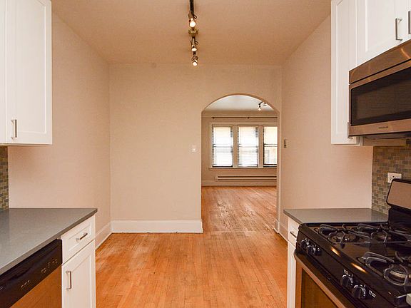 5th image of 2327 N Rockwell St APT 1B