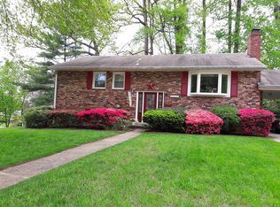 7421 Westwood Park Ln, Falls Church, VA 22046