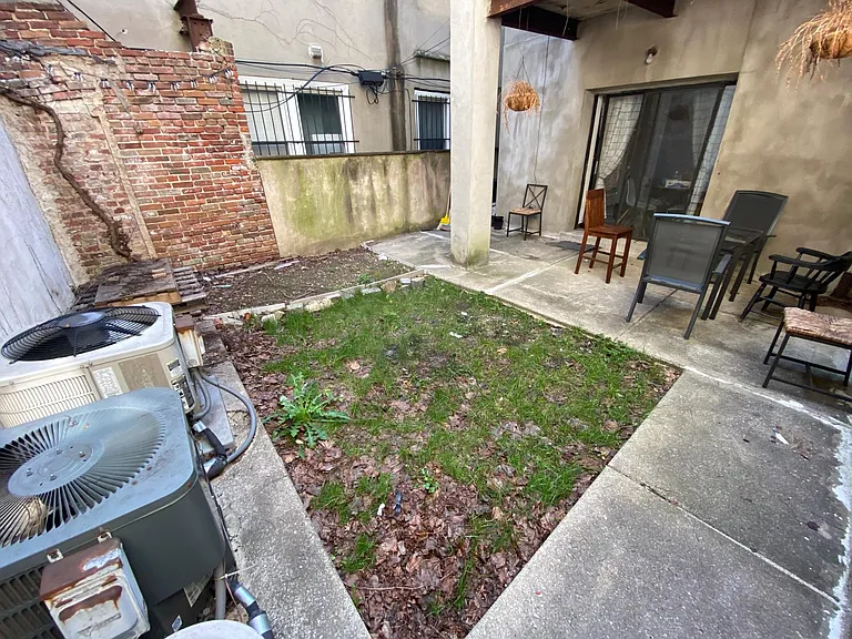 Catharine St — Photo 10