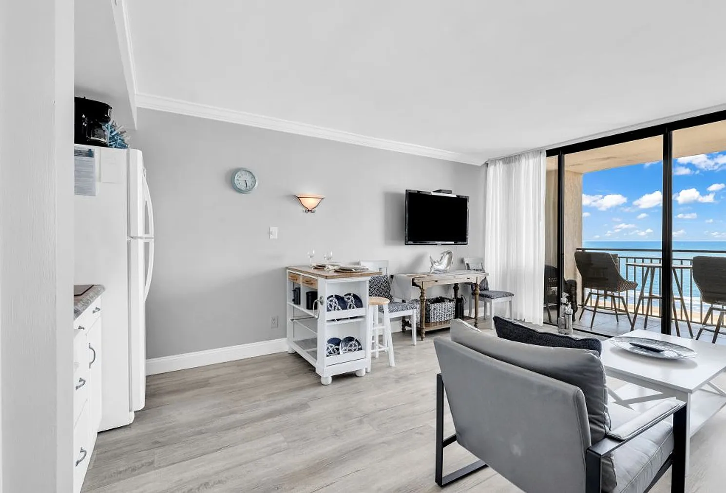1 bed, 1.0 bath, 645 sqft, $2,919 — Photo 3