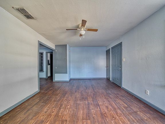 5th image of 706-708 Ridgelea Ave