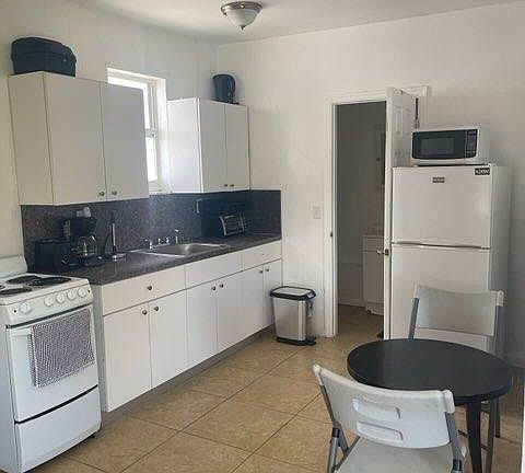 4th image of 2811 Indian Creek Dr APT C