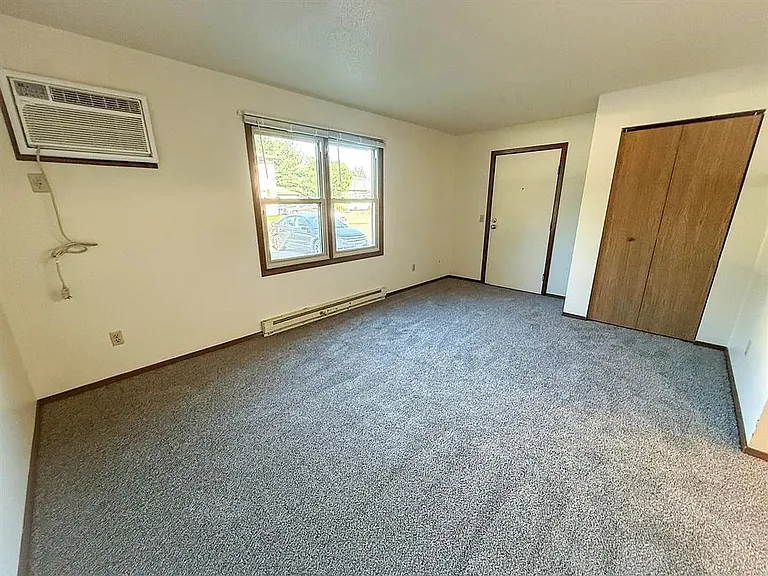 4615 Fairfax St — Photo 6
