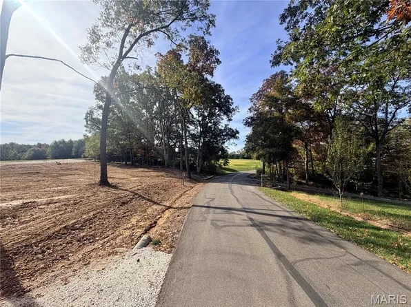 31 Wild Horse Dr, Foristell, MO 63348
