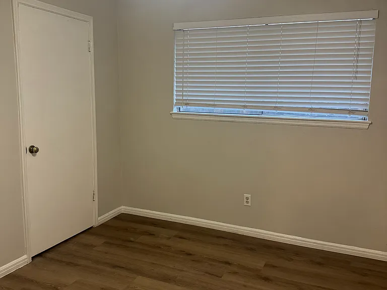 834 Beachcomber Ln — Photo 1