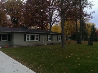 1700 Darbyshire Dr, Defiance, OH 43512