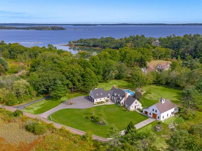 10 Elm Drive, Falmouth, ME, 04105