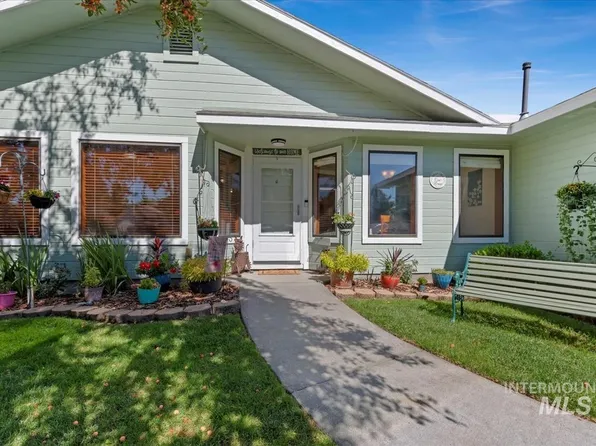 1936 Stonetree Dr, Mountain Home, ID 83647