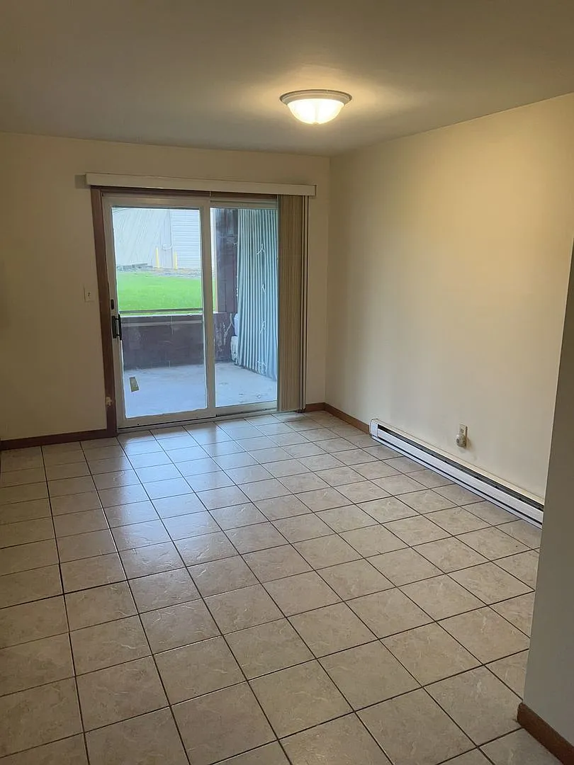 316 S Walnut St — Photo 2