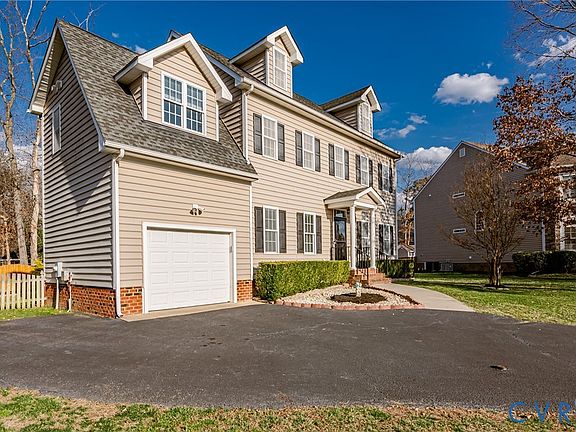 3rd image of 9812 Olde Milbrooke Way
