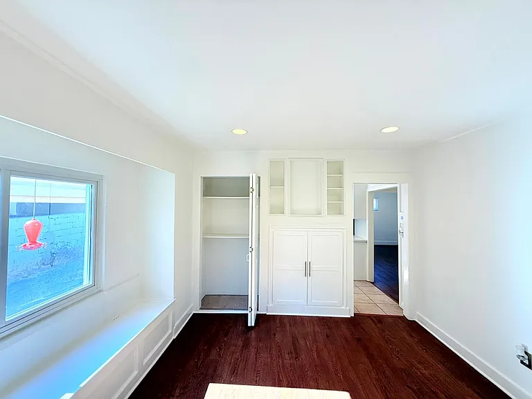 4447 Lockwood Ave — Photo 11