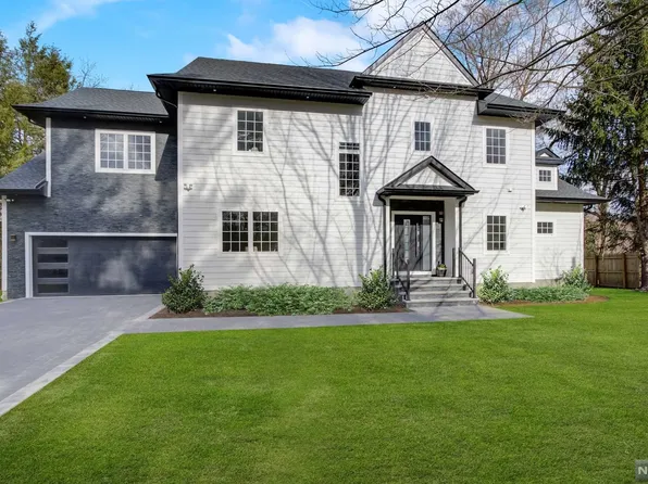 109 Arbor Dr, Ho Ho Kus, NJ 07423